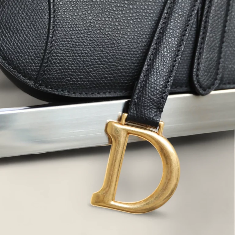 超級香港高仿迪奧 Saddle包系列：黑色小號必備精品 貨號: M0447CBAA-M900 超級香港高仿迪奧