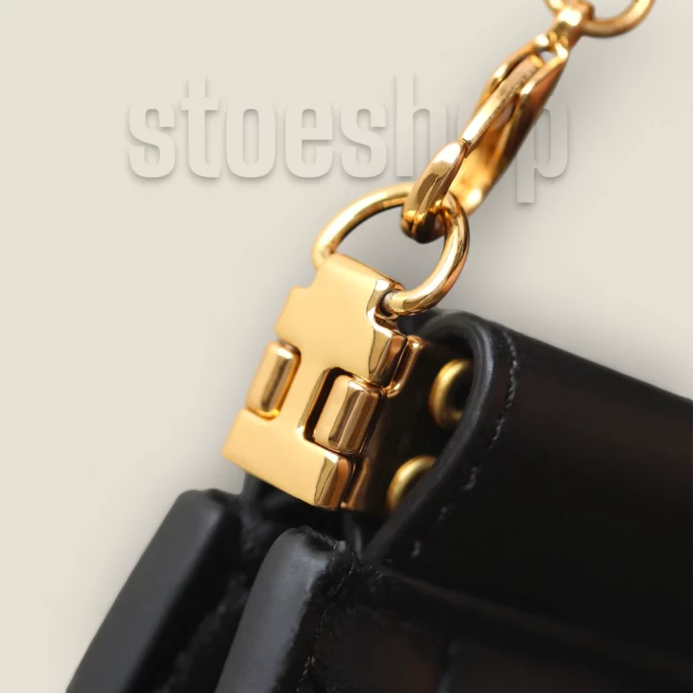 一比一高仿迪奧 Caro Colle Noire系列黑色羊皮手拎袋 - 精品購物 S5166UDBB-M900 30 一比一高仿迪奧 Caro Colle Noire系列黑色羊皮手拎袋 - 精品購物 S5166UDBB-M900