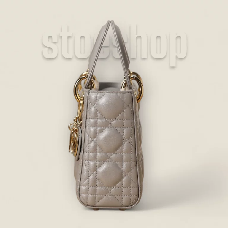 臺灣高仿迪奧 Lady系列乳灰色小羊皮迷你包 - 精品 貨號: M0505OADU-M11G 22 臺灣高仿迪奧 Lady系列乳灰色小羊皮迷你包 - 精品 貨號: M0505OADU-M11G