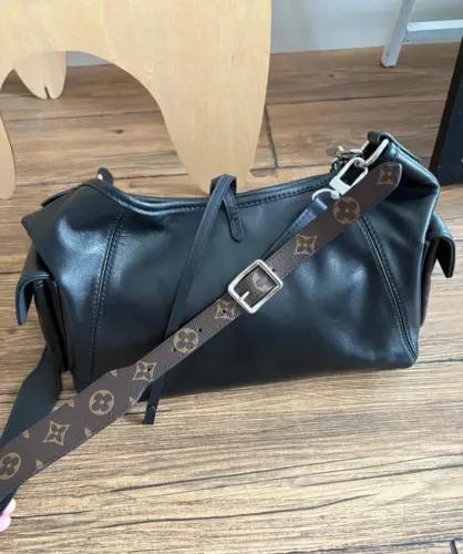 Louis Vuitton CarryAll Vibe BB 小羊皮銀鏈肩背包 photo review