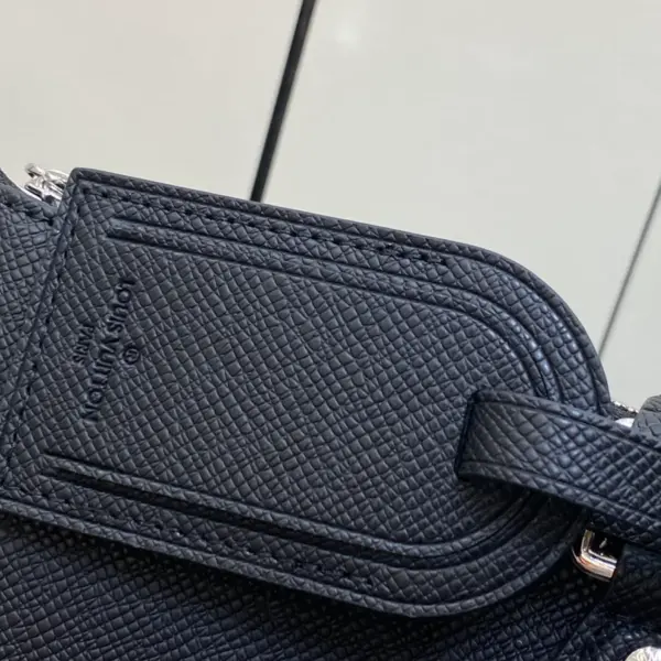 Louis Vuitton Slim NV 流線型Taïga牛皮商務公事包 17 Louis Vuitton Slim NV 流線型Taïga牛皮商務公事包