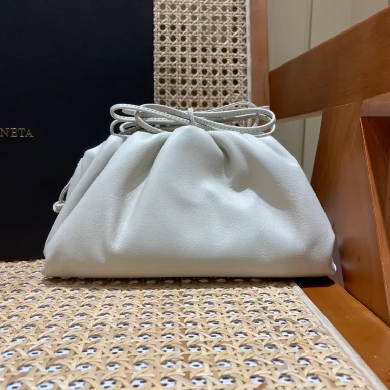 BottegaVeneta迷你Intrecciato編織皮革手拿包 12 BottegaVeneta迷你Intrecciato編織皮革手拿包
