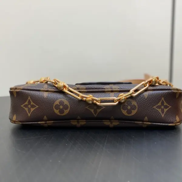 Louis Vuitton x 村上隆聯名複刻款Pochette Accessoires包包