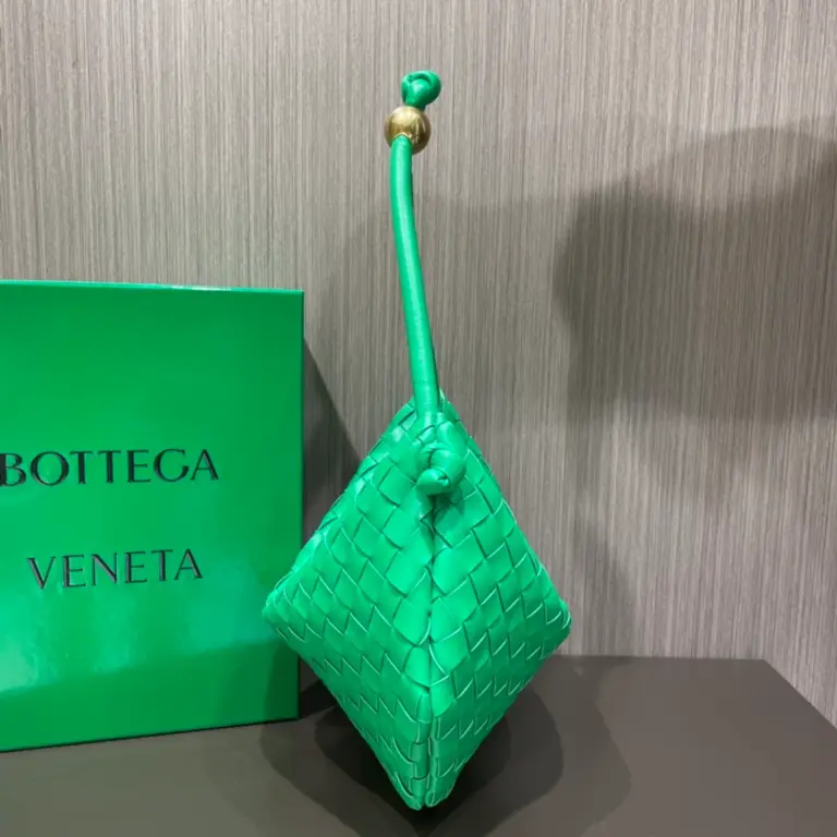 BottegaVeneta鸚鵡綠Intrecciato編織中號手拿包