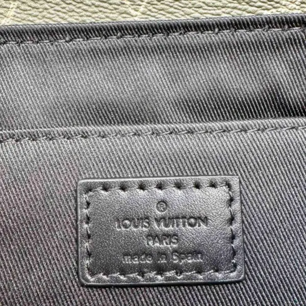 LV Pulse 可穿戴式錢包 - 拼貼設計美學與實用功能完美結合