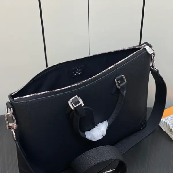 Louis Vuitton Slim NV 流線型Taïga牛皮商務公事包 18 Louis Vuitton Slim NV 流線型Taïga牛皮商務公事包