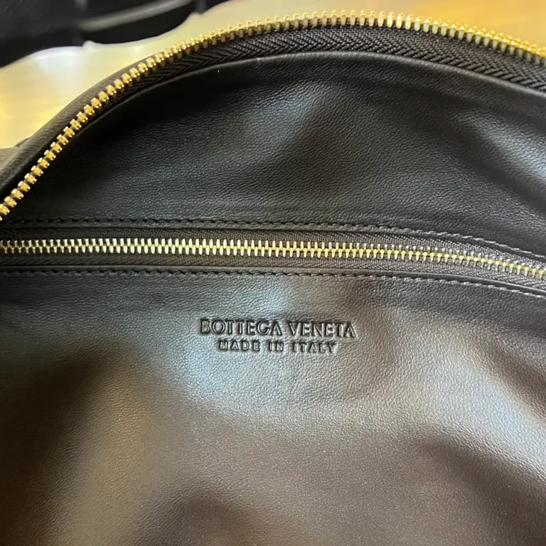 Intrecciato編織巧克力棕牛皮革肩背包