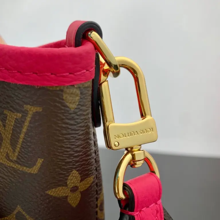 LV Neverfull Bandoulière Inside Out MM 雙面設計托特包 19 LV Neverfull Bandoulière Inside Out MM 雙面設計托特包