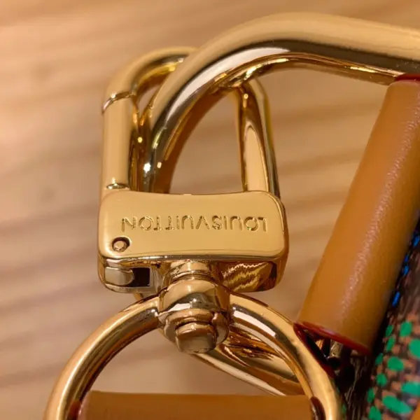 Louis Vuitton Keepall Bandoulière 25 都市包包 - Pharrell Williams聯名款 16 Louis Vuitton Keepall Bandoulière 25 都市包包 - Pharrell Williams聯名款