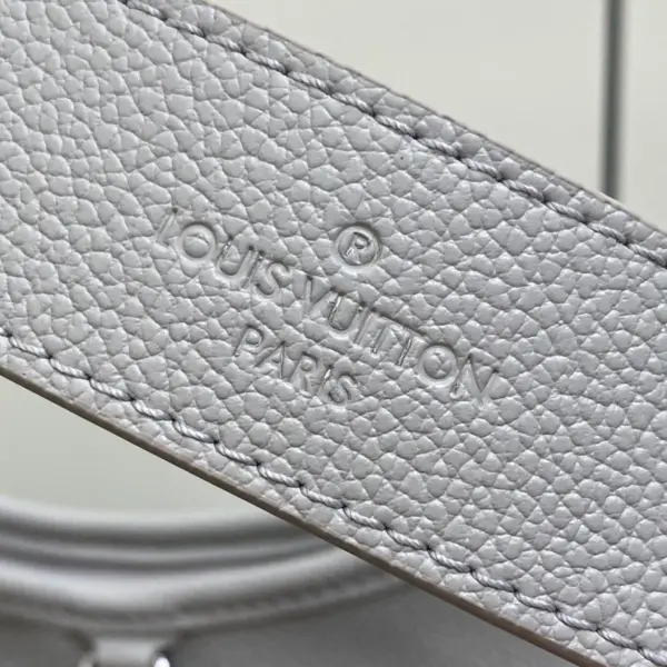 Louis Vuitton CarryAll PM 灰色Monogram牛皮都市包包 21 Louis Vuitton CarryAll PM 灰色Monogram牛皮都市包包