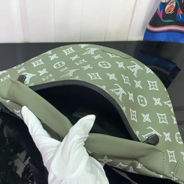 Louis Vuitton Discovery 腰包 | Olive綠色Monogram Shadow壓花小牛皮