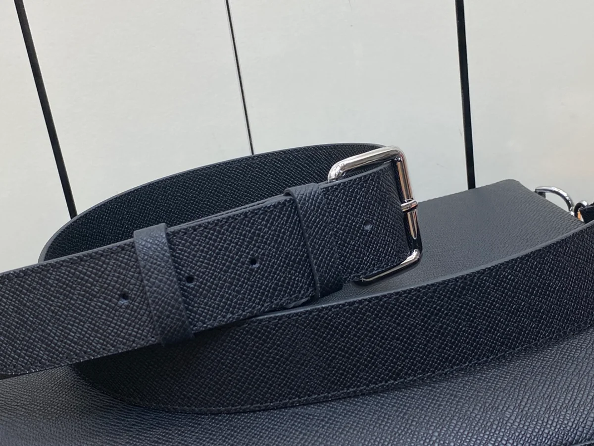 Louis Vuitton Slim NV 流線型Taïga牛皮商務公事包 6 Louis Vuitton Slim NV 流線型Taïga牛皮商務公事包