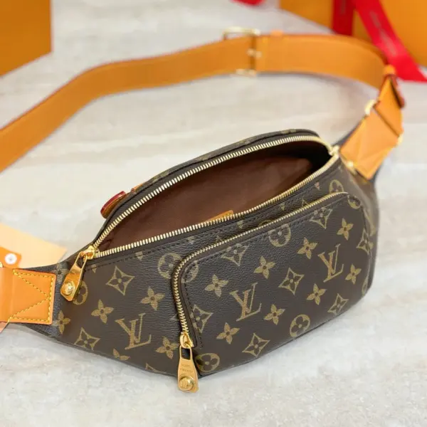 LV Rush Bumbag 多功能斜挎腰包 | Monogram帆布配珍珠拉鏈