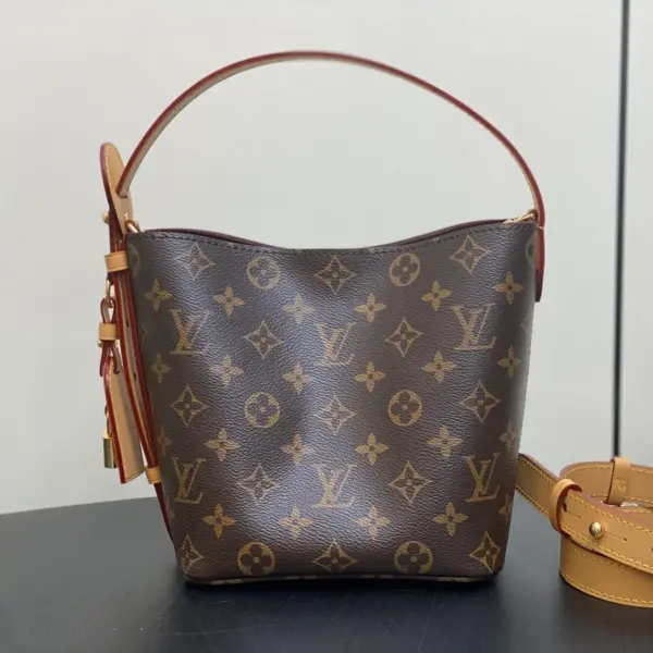 Louis Vuitton All In BB 多功能旅行包包 12 Louis Vuitton All In BB 多功能旅行包包