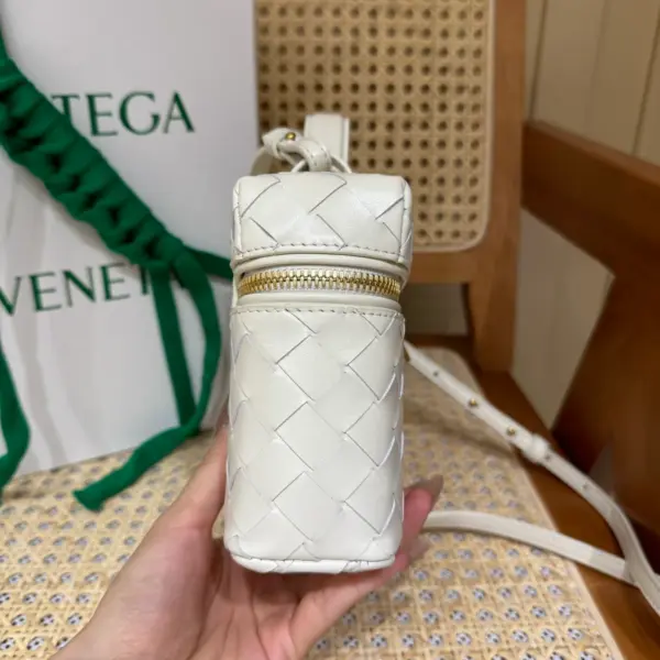 Intrecciato編織皮革化妝包