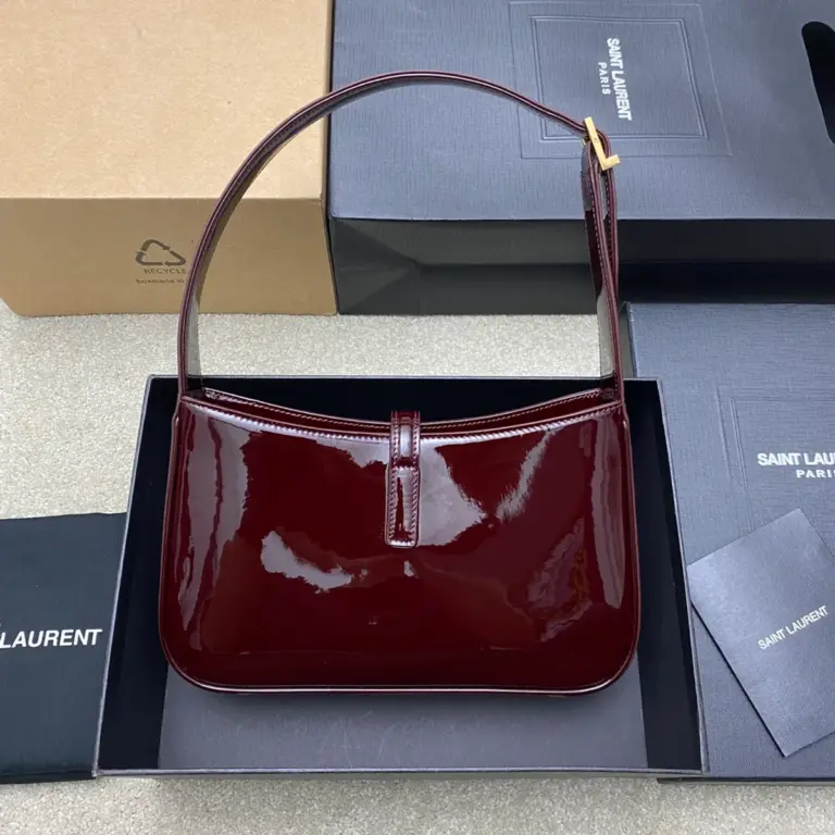 SAINT LAURENT MONOGRAM HOBO 手袋