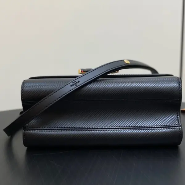 LV x TM Twist MM Slim 聯名包包 - 村上隆彩色Monogram限量款