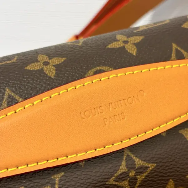 LV Rush Bumbag 多功能斜挎腰包 | Monogram帆布配珍珠拉鏈