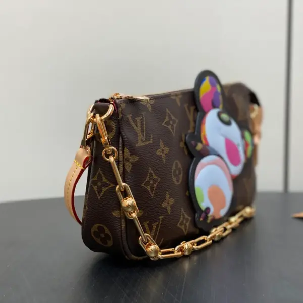 Louis Vuitton x 村上隆聯名複刻款Pochette Accessoires包包