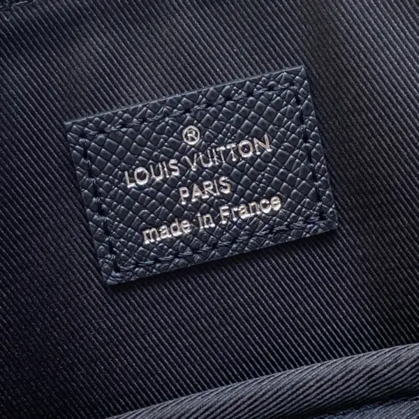 Louis Vuitton Slim NV 流線型Taïga牛皮商務公事包 19 Louis Vuitton Slim NV 流線型Taïga牛皮商務公事包