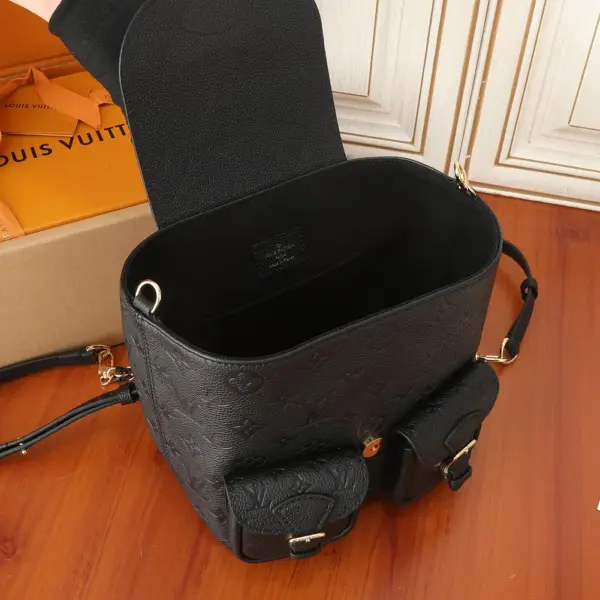LV Backup Monogram Empreinte 多功能可轉換背包