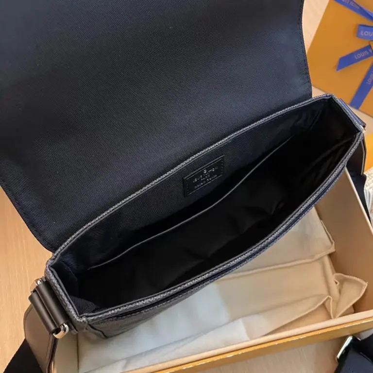 Louis Vuitton District PM 郵差包 - Damier Graphite 經典重塑