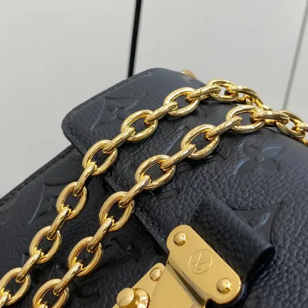 路易威登Wallet On Chain Métis 黑色Monogram Empreinte皮革鏈帶包包 16 路易威登Wallet On Chain Métis 黑色Monogram Empreinte皮革鏈帶包包