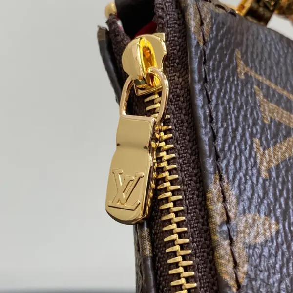 Louis Vuitton x 村上隆聯名複刻款Pochette Accessoires包包