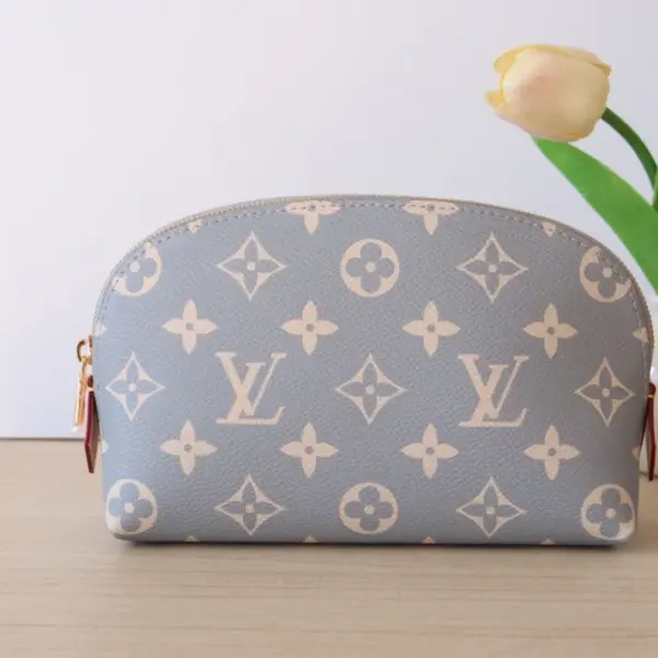 LV Pochette Cosmétique PM 梳洗袋 - Monogram Trianon 塗層帆布