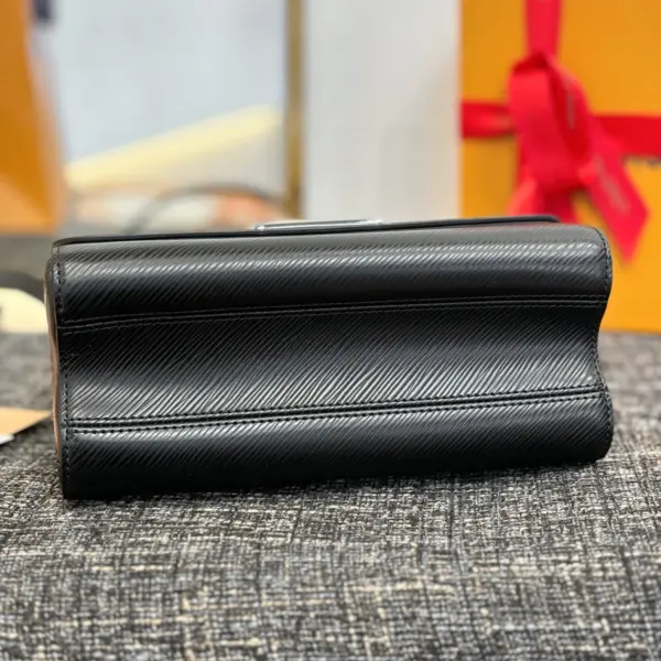 Louis Vuitton Twist MM Slim包包 | Epi皮革與Monogram壓花 | 可拆卸鏈條肩帶