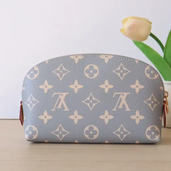 LV Pochette Cosmétique PM 梳洗袋 - Monogram Trianon 塗層帆布
