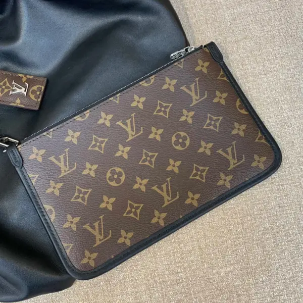 Louis Vuitton Altantis Vibe MM 黑色亮面納帕小牛皮包包
