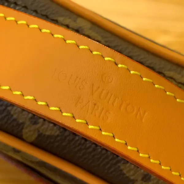 Louis Vuitton Danube復古小牛皮斜背包 | 褪色Monogram印花 可拆式金屬吊牌