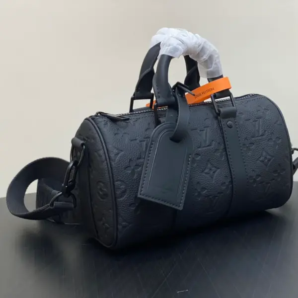 Louis Vuitton Keepall Bandoulière 25 黑色Taurillon Monogram迷你旅行袋 15 Louis Vuitton Keepall Bandoulière 25 黑色Taurillon Monogram迷你旅行袋