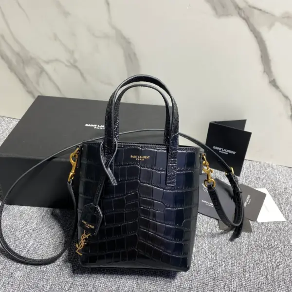 迷你CASSANDRE小牛皮手提斜挎包