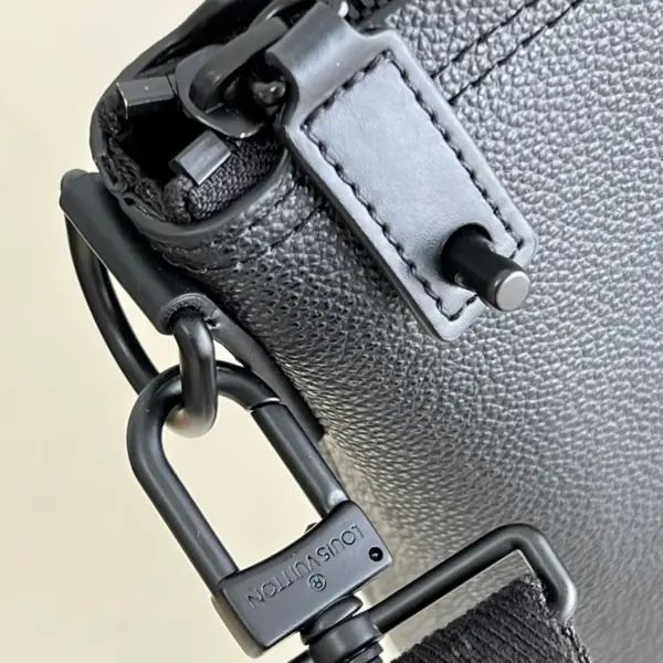 路易威登Lock It托特包 | 經典小牛皮設計 商務休閒兩用 15 路易威登Lock It托特包 | 經典小牛皮設計 商務休閒兩用