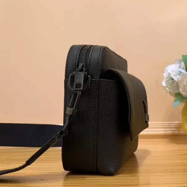 Louis Vuitton Fastline 郵差包 - 黑色牛皮時尚斜背包