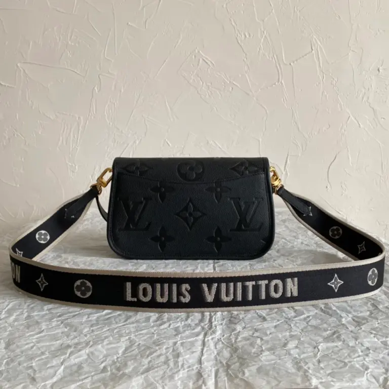 Louis Vuitton Diane學院風Monogram Empreinte壓花皮革長形包