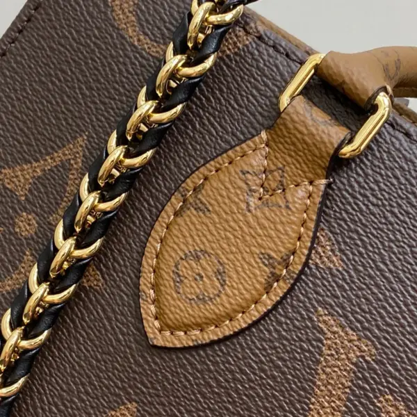 Louis Vuitton OnTheGo East West Chain 包包 - 經典Monogram Giant與多用途設計