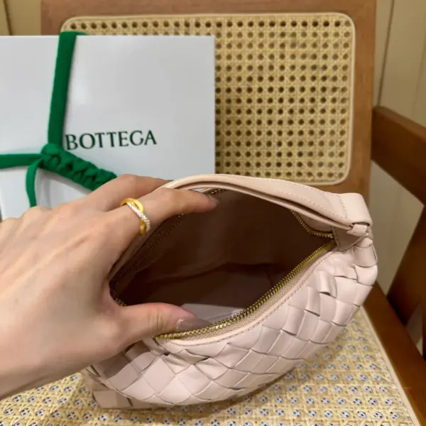 BottegaVeneta迷你Intrecciato編織皮革肩背包-水洗幸福粉