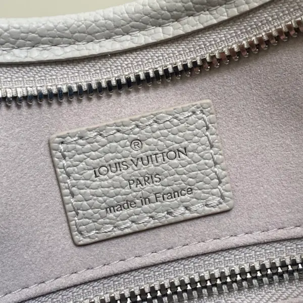 Louis Vuitton CarryAll PM 灰色Monogram牛皮都市包包 27 Louis Vuitton CarryAll PM 灰色Monogram牛皮都市包包