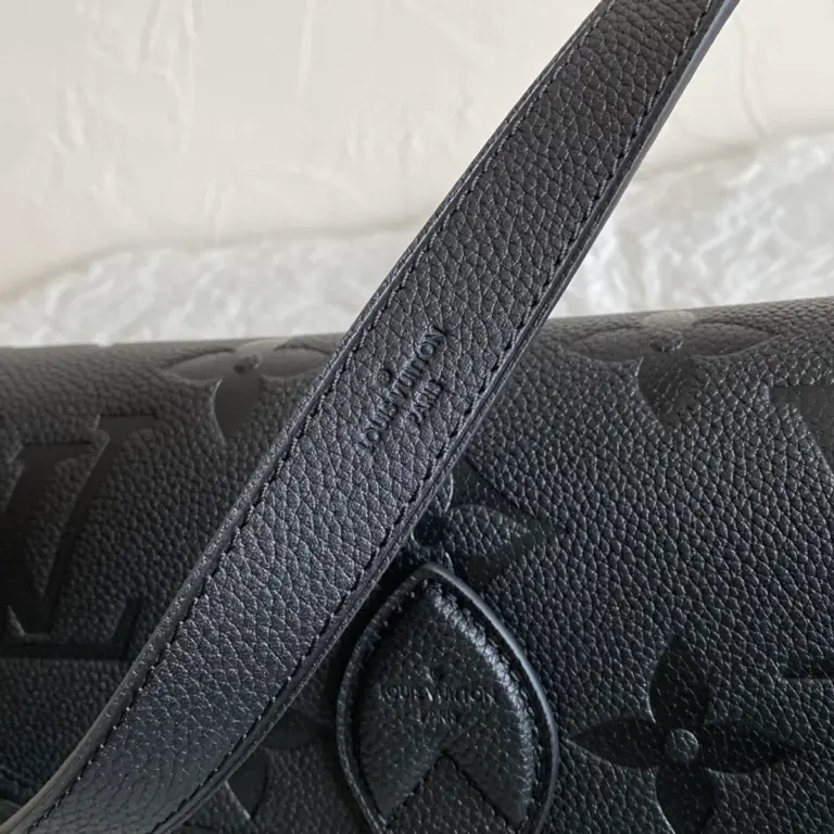 Louis Vuitton Diane學院風Monogram Empreinte壓花皮革長形包
