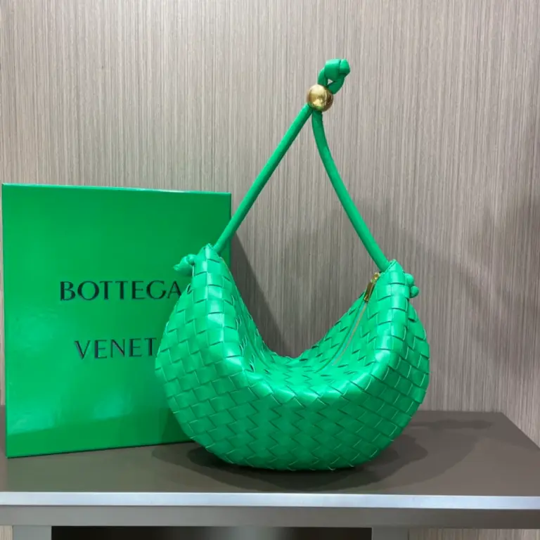 BottegaVeneta鸚鵡綠Intrecciato編織中號手拿包