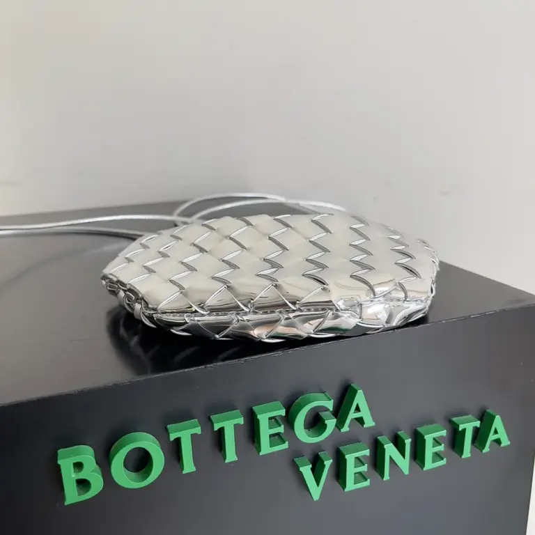 迷你Intrecciato編織銀色羊皮斜挎包