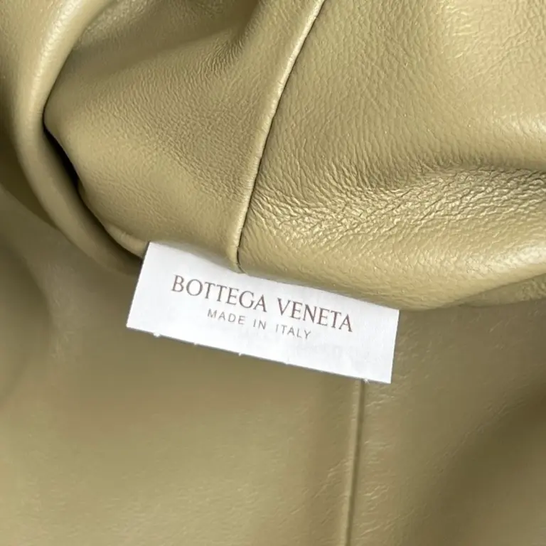 BottegaVenetaIntrecciato編織抹茶綠羊皮革迷你斜挎手拿包