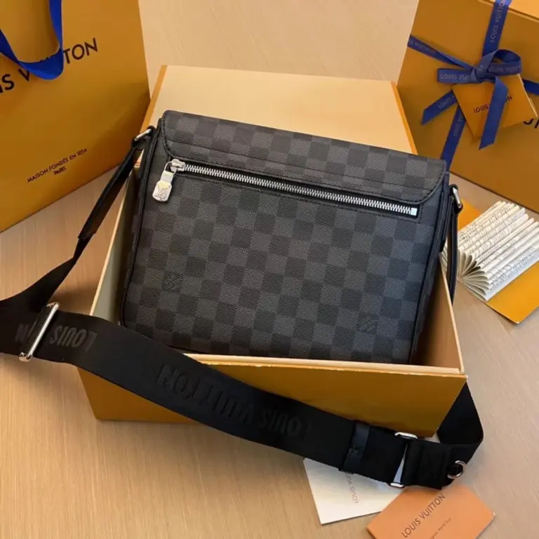 Louis Vuitton District PM 郵差包 - Damier Graphite 經典重塑