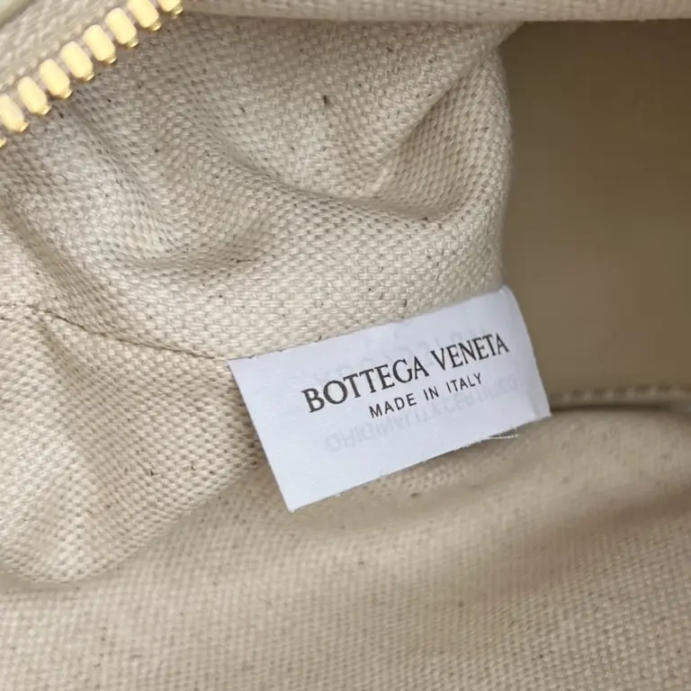 BottegaVenetaIntrecciato淡奶油糖色編織皮革斜挎包