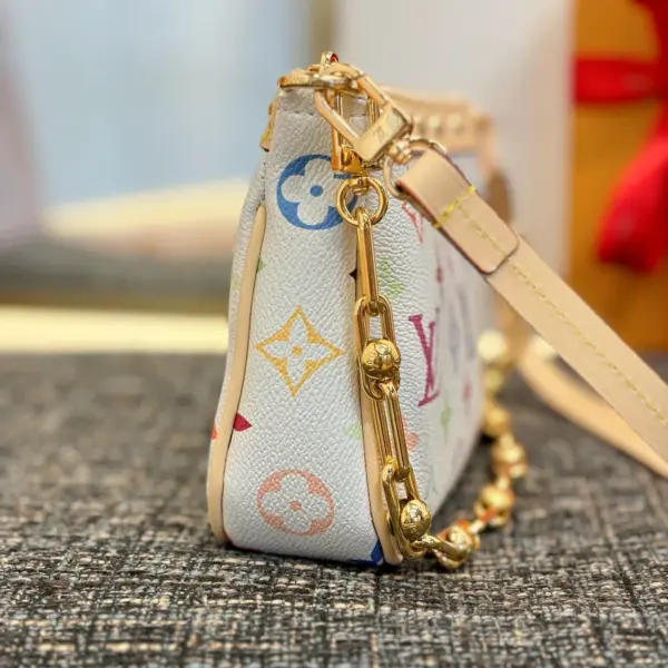 LV x TM 村上隆聯名款 Pochette Accessoires 包包