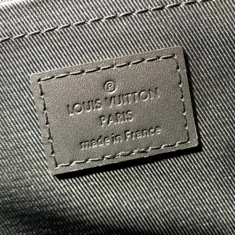 Louis Vuitton S-Cape 郵差包 | Monogram Eclipse 帆布 黑色皮革飾邊