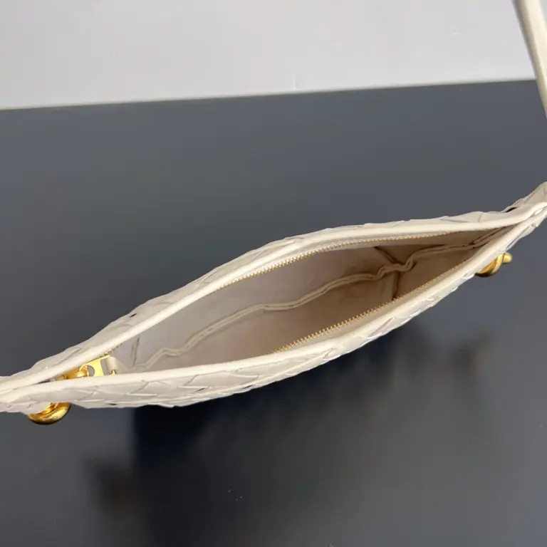 BottegaVeneta海鹽色迷你Intrecciato編織皮革肩背包